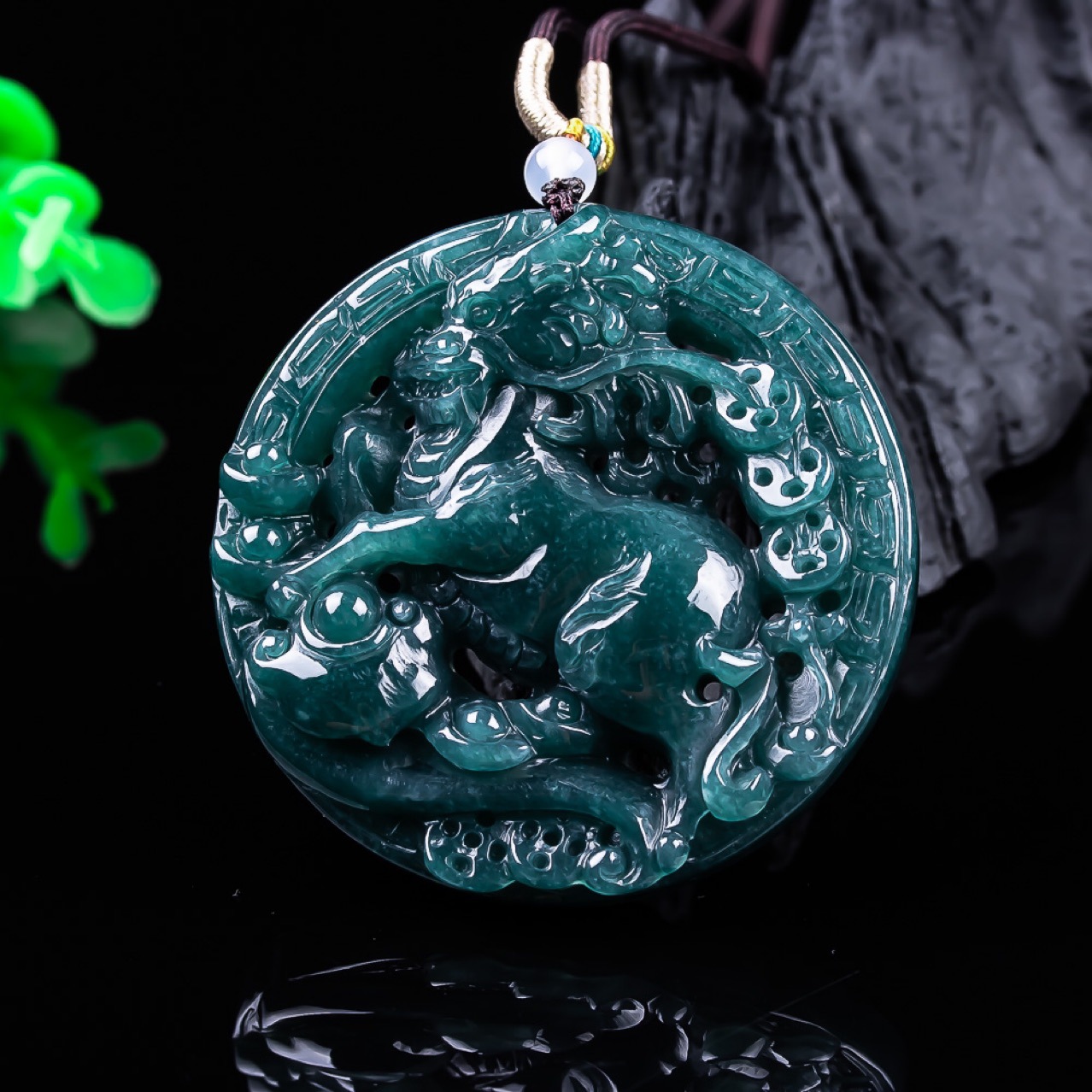 Necklace Pendant - Colgante de Dragón de Jadeíta Birmana,